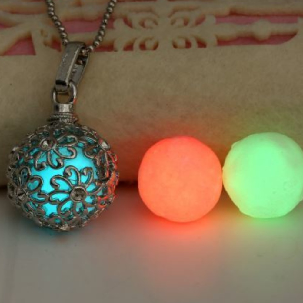 1 necklace+3 Luminous Beads!!! Glow in the Dark